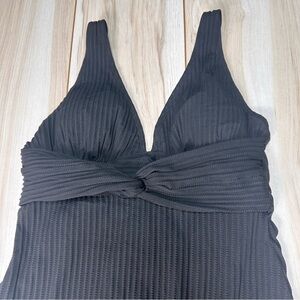 Cupshe‎ Black Ribbed One Piece Swimsuit With Twist In Front. Size XL